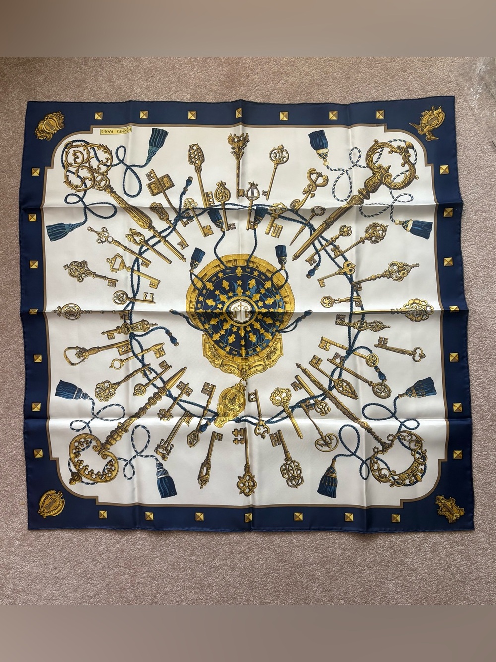 Hermes’ Les Cles Carre by Katy Latham 90 x 90 scarf w COA